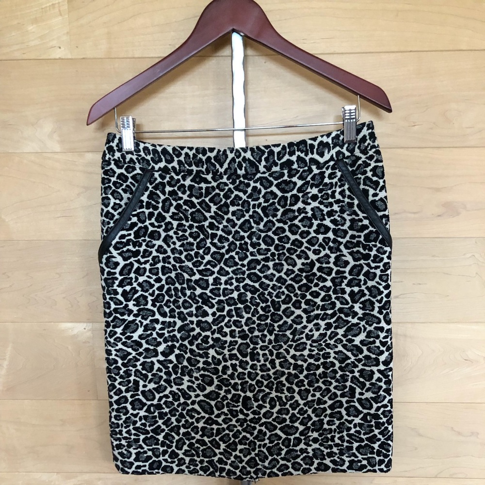 Leopard mini skirt